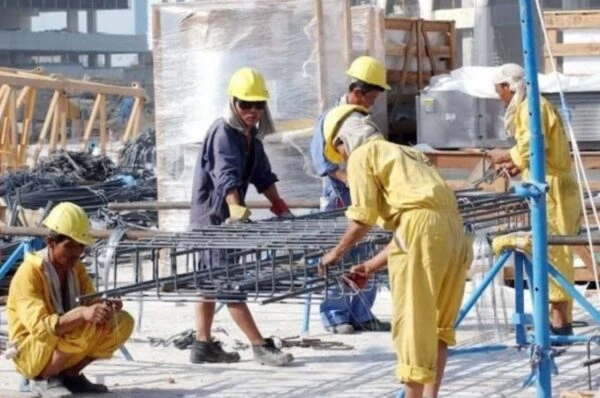 Construction industry recruitment services by Al Saqib Recruitment Group for engineers, managers, safety officers, labor, and skilled workers.