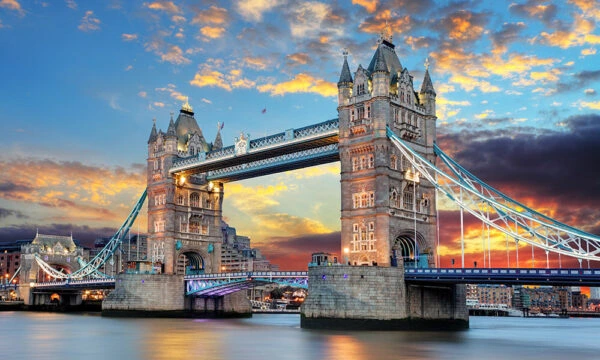 Tower Bridge in London representing Al Saqib Recruitment Agency’s UK recruitment services