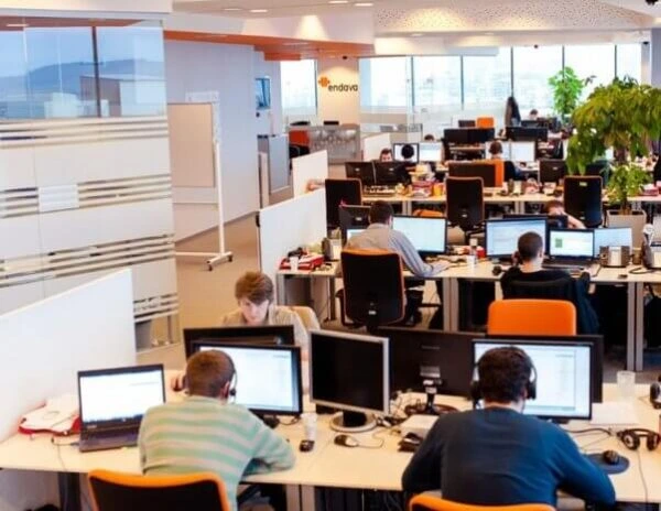 Romania job opportunities showing professional workplace environment for overseas recruitment